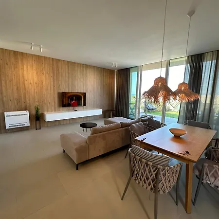 Queens Luxury 127 B Villa *