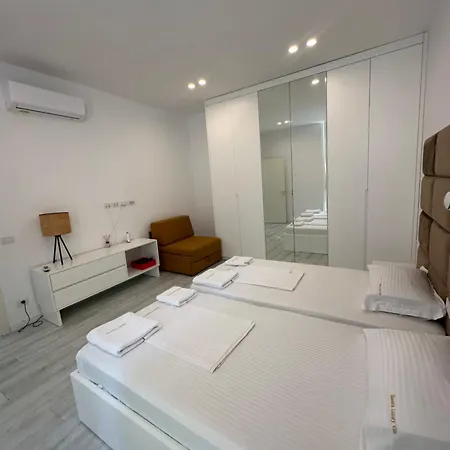 Queens Luxury 127 B Dhermi