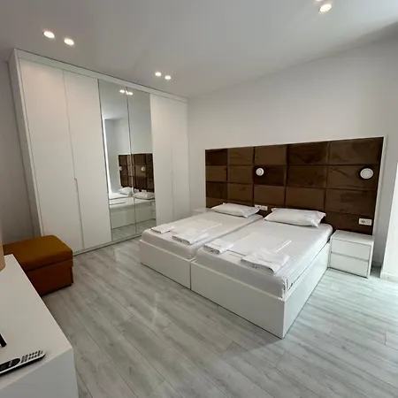 Queens Luxury 127 B * Dhërmi
